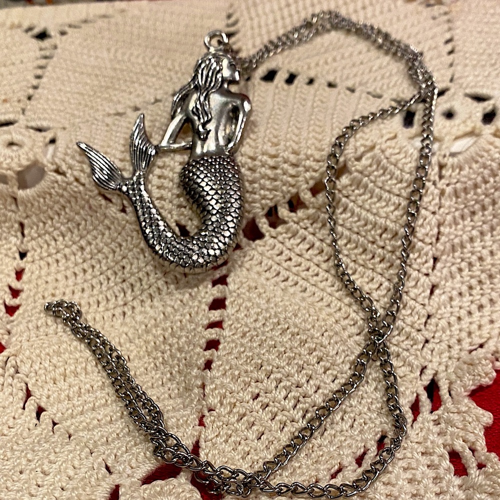 Silver Tone Mermaid Pendant Necklace